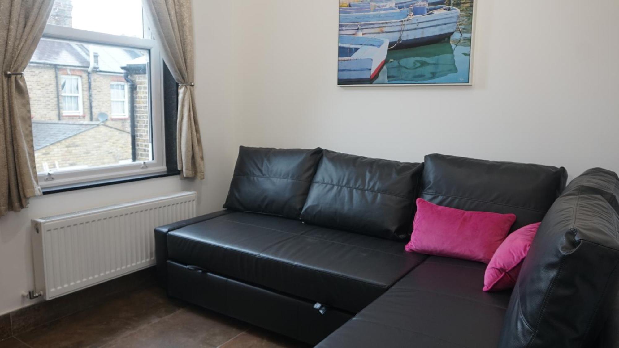 Beautiful London Home Sleeps 6, 2 Minutes To Metro Eksteriør billede