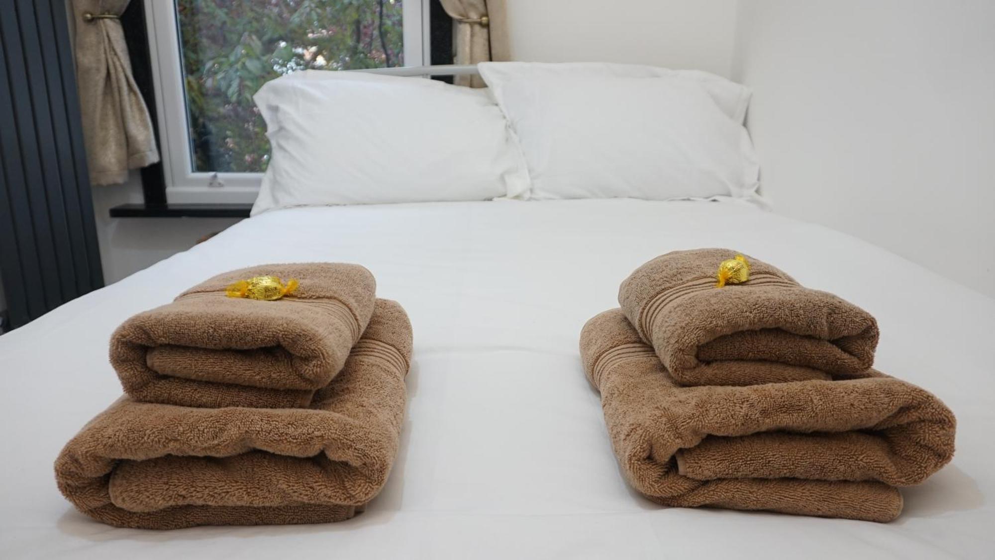 Beautiful London Home Sleeps 6, 2 Minutes To Metro Eksteriør billede